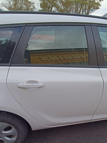 2014 vauxhall astra estate - vauxhall, j
