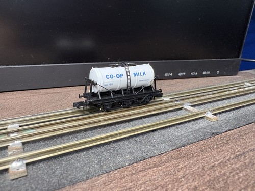 Gauge dapol wheeled tanker - dapol, 6-wheeled