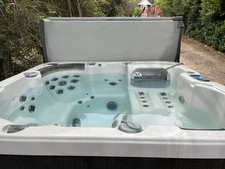 Just Serviced Hot Tub Free Delivery With In 50 Miles 20amp supply needed 