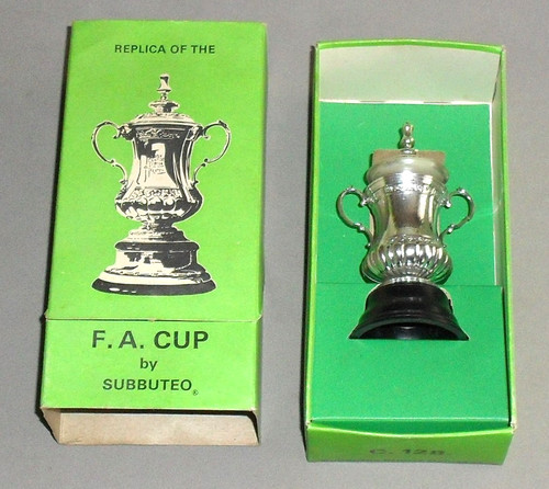 Subbuteo cup trophy c128 - subbuteo, fa