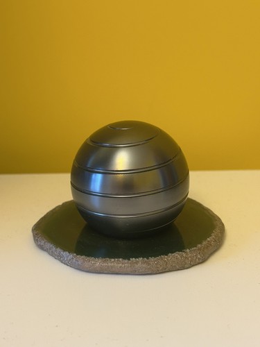 Kinetic optical illusion desk - illusion,