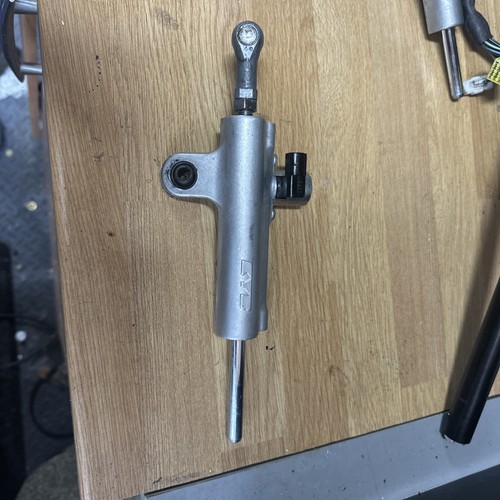 Suzuki gsxr750l1 steering - suzuki,