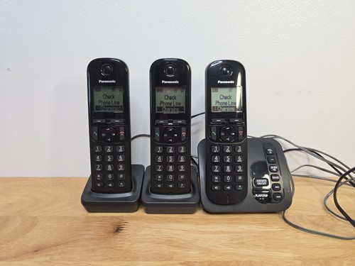 Panasonic tgc220e triple - kx-tgc220e,