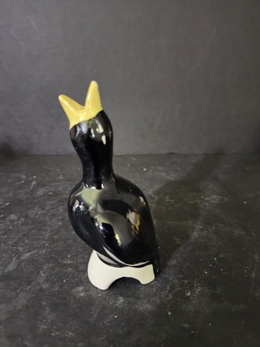 Black pie vent bird white - black,