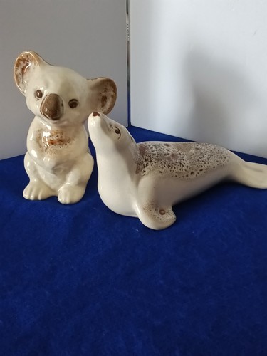 Fosters honeycomb pottery seal - honeycomb,