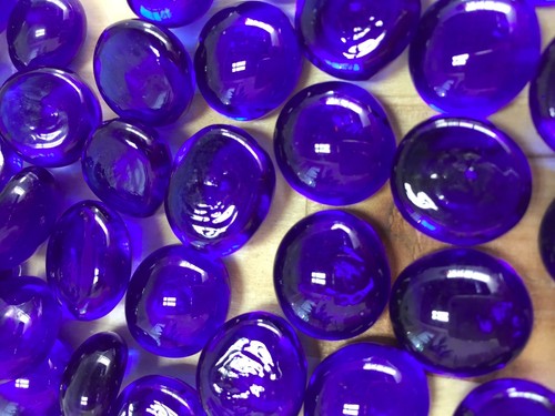 Deep blue glass gems - m,