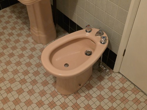Vintage 1950s pink bathroom - vintage,
