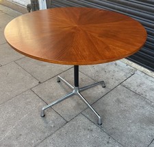Vintage vitra Eames based