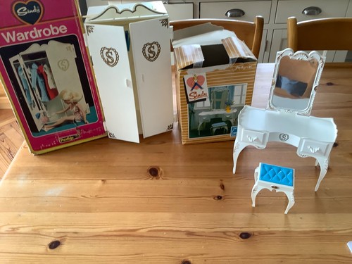 Vintage sindy 1970 wardrobe - vintage, 1970's