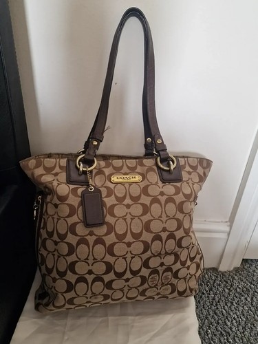 Coach signature canvas tote - signature,