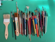 Artist used paint brushes job lot approx 40 items  P2836