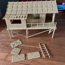 VINTAGE 1973 AIRFIX  1:32 SCALE BAMBOO HOUSE, COMPLETE UNPAINTED