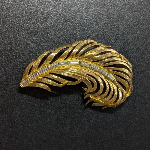Vintage trifari brooch - vintage,