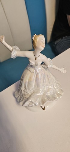 The leonardo collection lady - the,