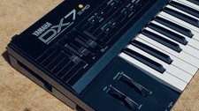 YAMAHA DX7 II-FD Synthesizer -