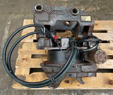 ANROSS/GEITH TILT ROTATE QUICK HITCH ON 45MM PINS / TO PICK UP JCB 3CX BUCKETS