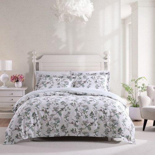Laura ashley elderwood - laura, quilt