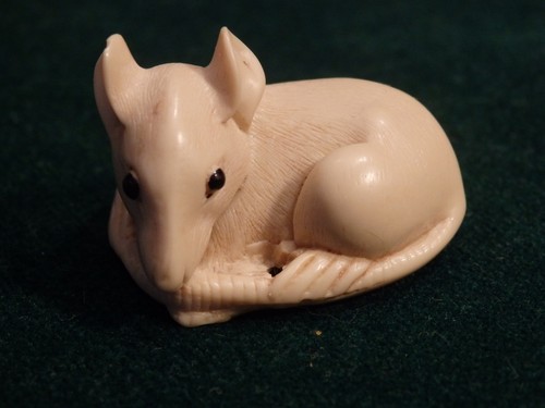 Vintage japanese netsuke a - japanese,