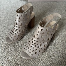 Women’s Shoes Size 7