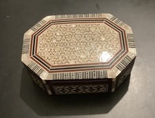 Egyptian Wooden Jewellery Trinket Box Inlaid Mother of Pearl Pattern