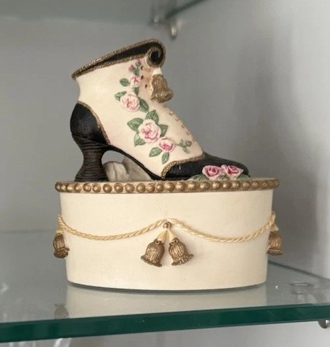 Vintage willow hall trinket - vintage,