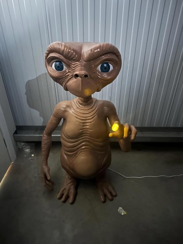 Life size alien - life, et