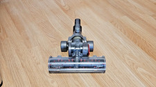 Dyson large turbine head floor
