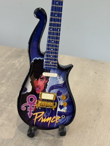 Prince miniature guitar - prince, 10