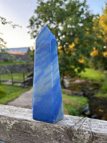 Large blue quartz tower 18cm - large,