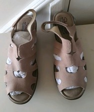 Skechers Size 7.5  Memory Foam Slingback Wedge/Platform Beige Sandals