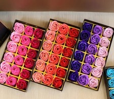 18 SCENTED ROSES PETALS GIFT