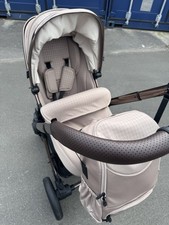 Egg 3 Stroller With Changing