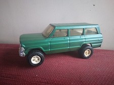 LARGE VINTAGE  TONKA GREEN JEEP WAGONEER TOY CAR METAL.