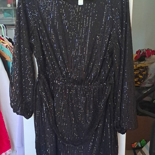 Ladies top size worn once - size, 14.