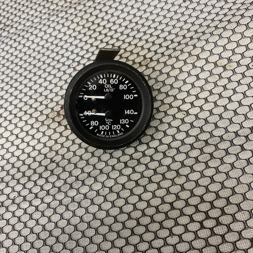 Oil pressure gauge not sure - pressure,