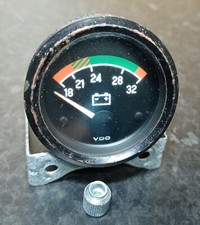 VDO Cockpit Voltmeter Volt Display Instrument VDO 332.304/6/10 24V 52mm