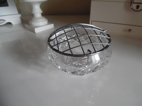 Cut glass rose posy bowl - rose/,