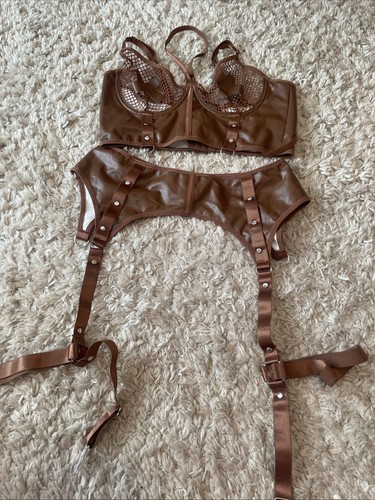 New packet faux leather bra - new,