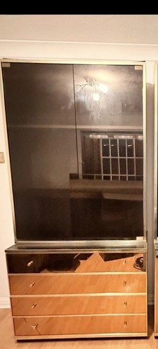 Mirrored drawers and separate