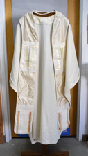 Used White Chasuble with Stole