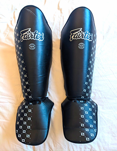 Fairtex sp5 shin - shin, black