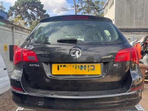 Vauxhall astra estate - j,