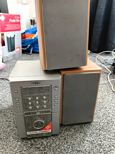 Sanyo compact stereo system - stereo,