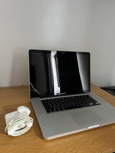 Macbook pro 15inch core 4gb - macbook,