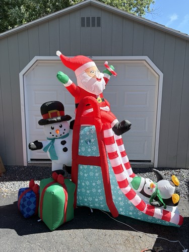 Gemmy santa slide - 7.5, ft