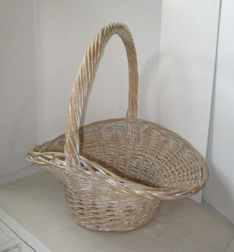 Huge wicker basket - with, handle