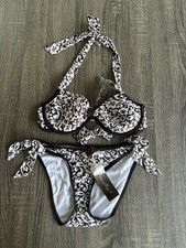 Pour Moi Brown And White