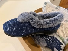 Pavers Ladies slippers size 7-