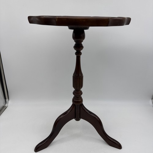 Bombay company pedestal - bombay, accent