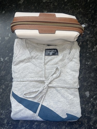 Qantas new business pyjamas - qantas,